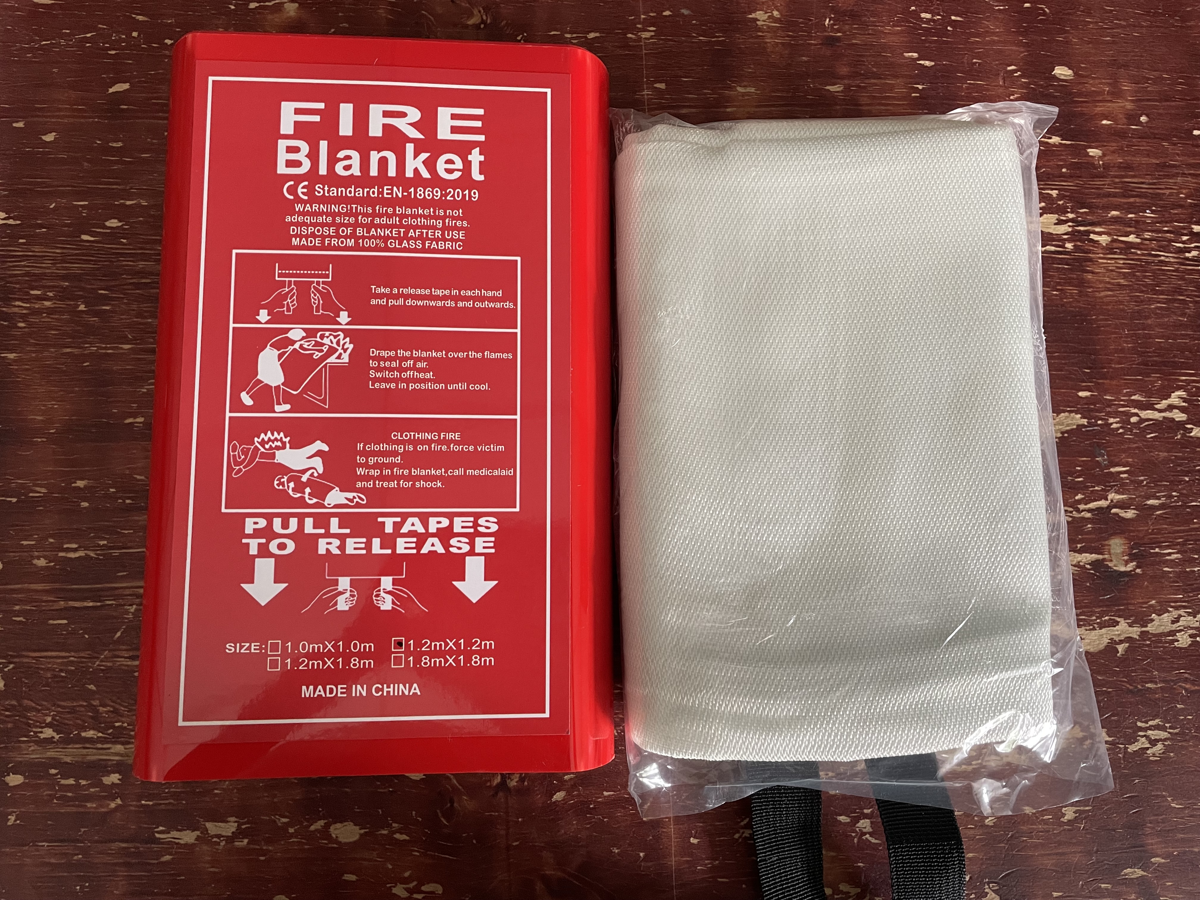 Qual è la differenza tra una coperta di incendio di saldatura e una normale coperta di incendio?
