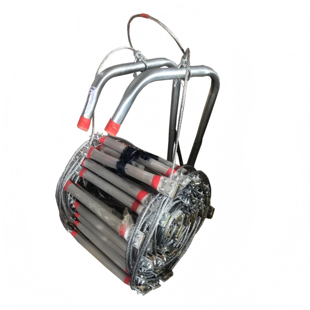 Scala antincendio salvaspazio, sgancio rapido, sicurezza affidabile